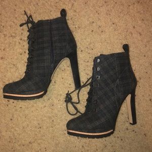 SOLD - Gianni bini booties